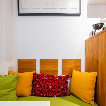 Apartment Colorful Getaway Right Next To Ndk By Flat Mаnager *