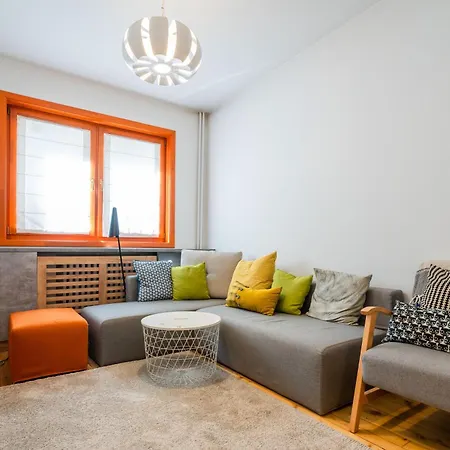 Apartment Colorful Getaway Right Next To Ndk By Flat Mаnager