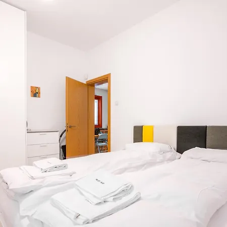 Daire Colorful Getaway Right Next To Ndk By Flat Mаnager Sofya