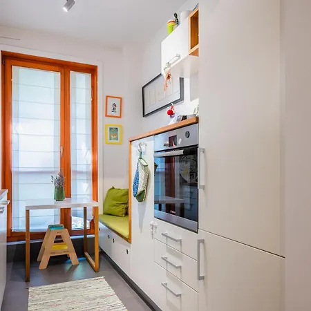 Colorful Getaway Right Next To Ndk By Flat Mаnager Sofya