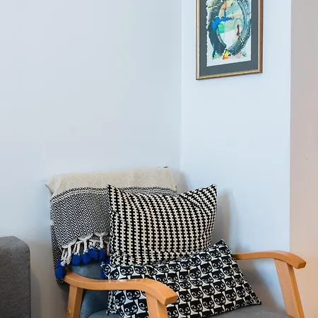 Colorful Getaway Right Next To Ndk By Flat Mаnager