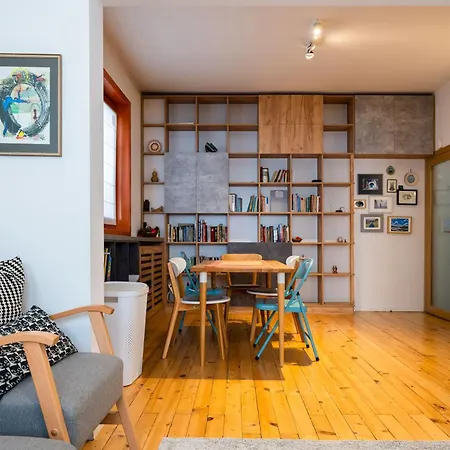 Colorful Getaway Right Next To Ndk By Flat Mаnager Lägenhet *