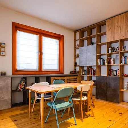 Colorful Getaway Right Next To Ndk By Flat Mаnager