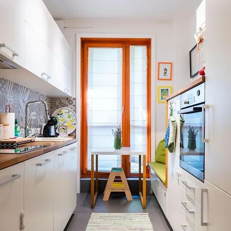 Colorful Getaway Right Next To Ndk By Flat Mаnager Sofía