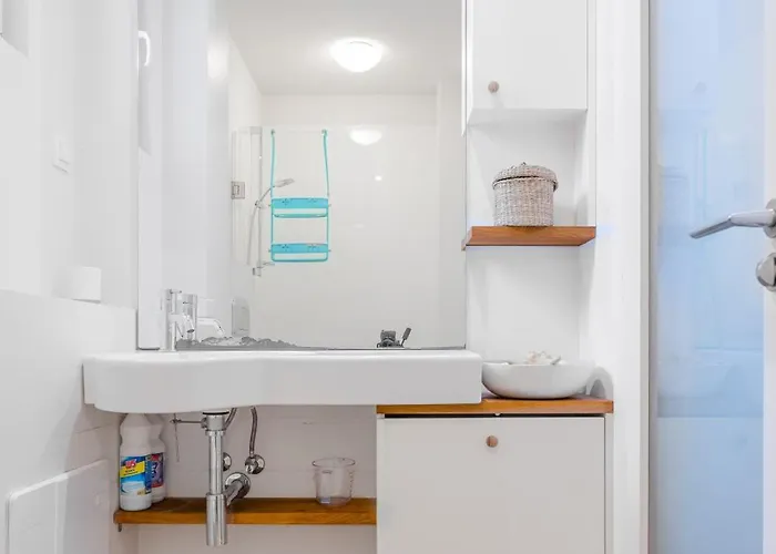 Colorful Getaway Right Next To Ndk By Flat Mаnager ソフィア